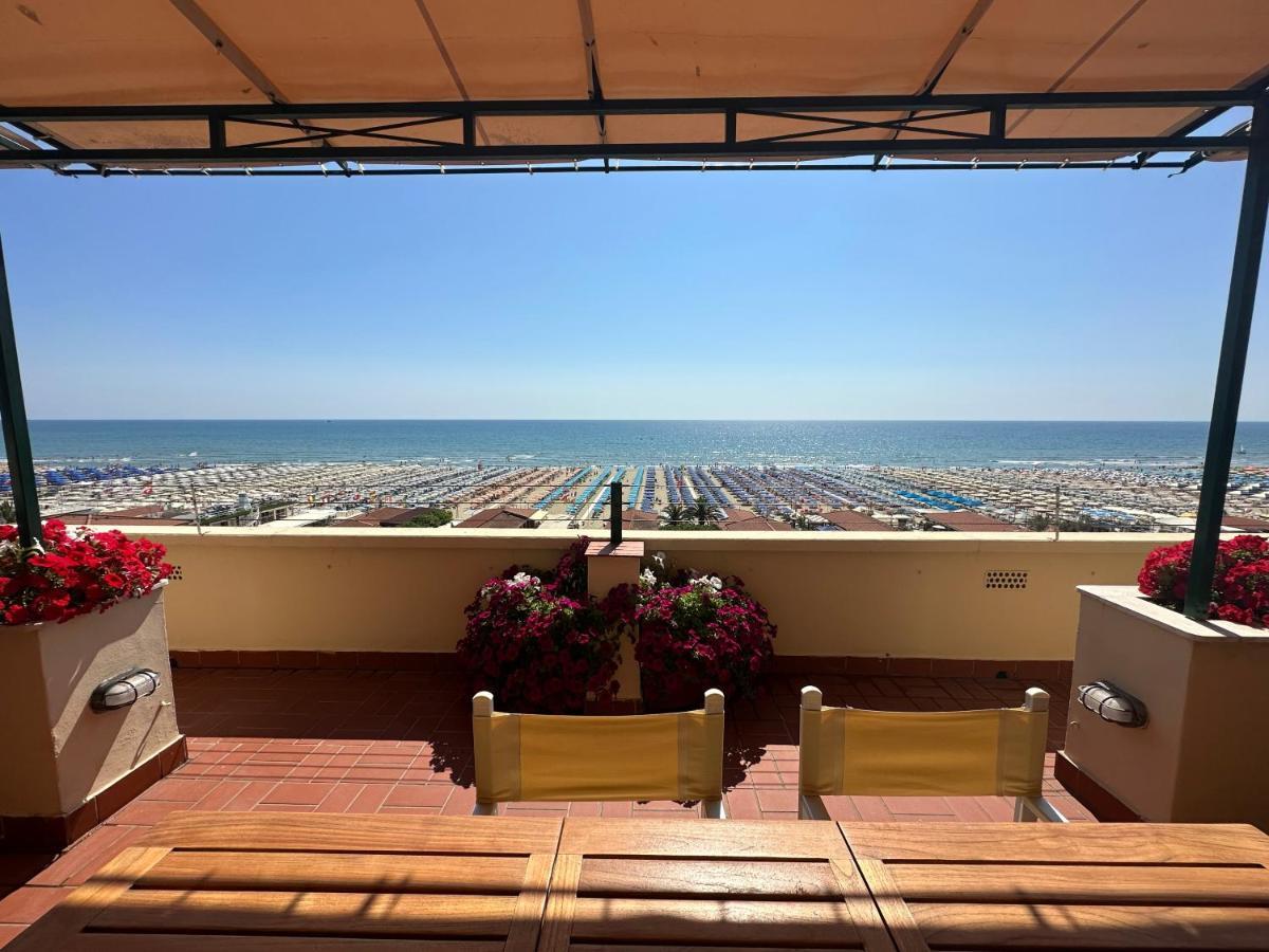 Piccadilly Penthouse With Jacuzzi Hotel Lido di Camaiore Exterior photo