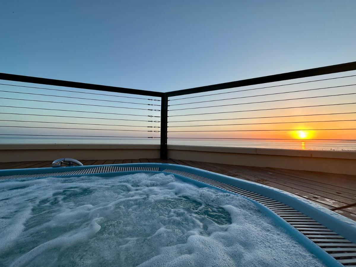 Piccadilly Penthouse With Jacuzzi Hotel Lido di Camaiore Exterior photo