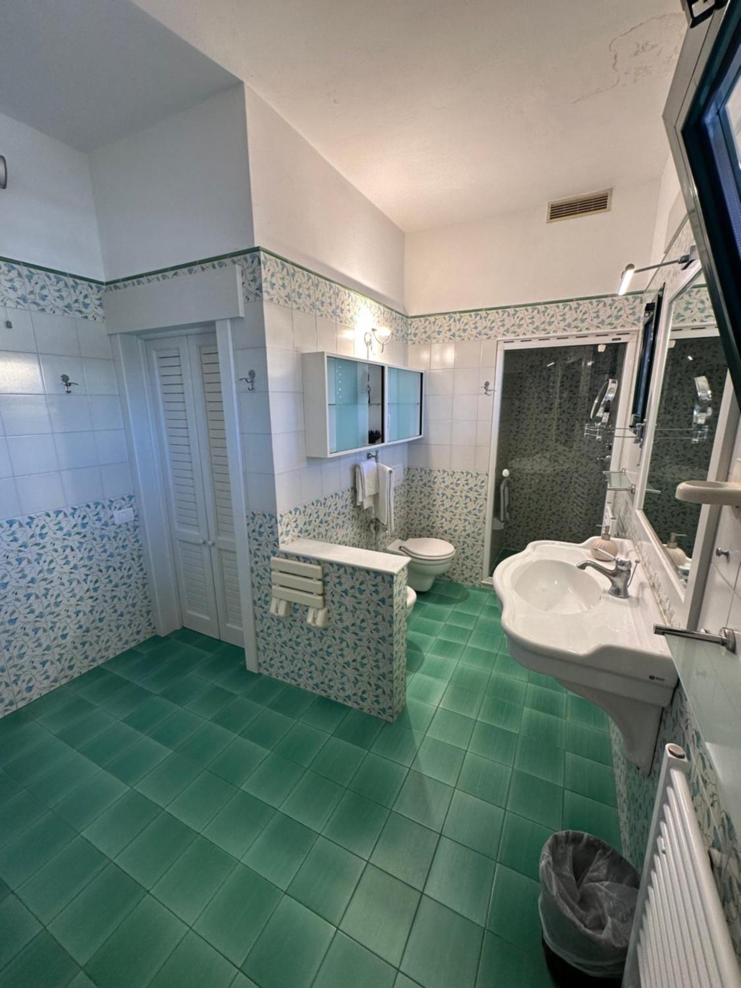 Piccadilly Penthouse With Jacuzzi Hotel Lido di Camaiore Exterior photo