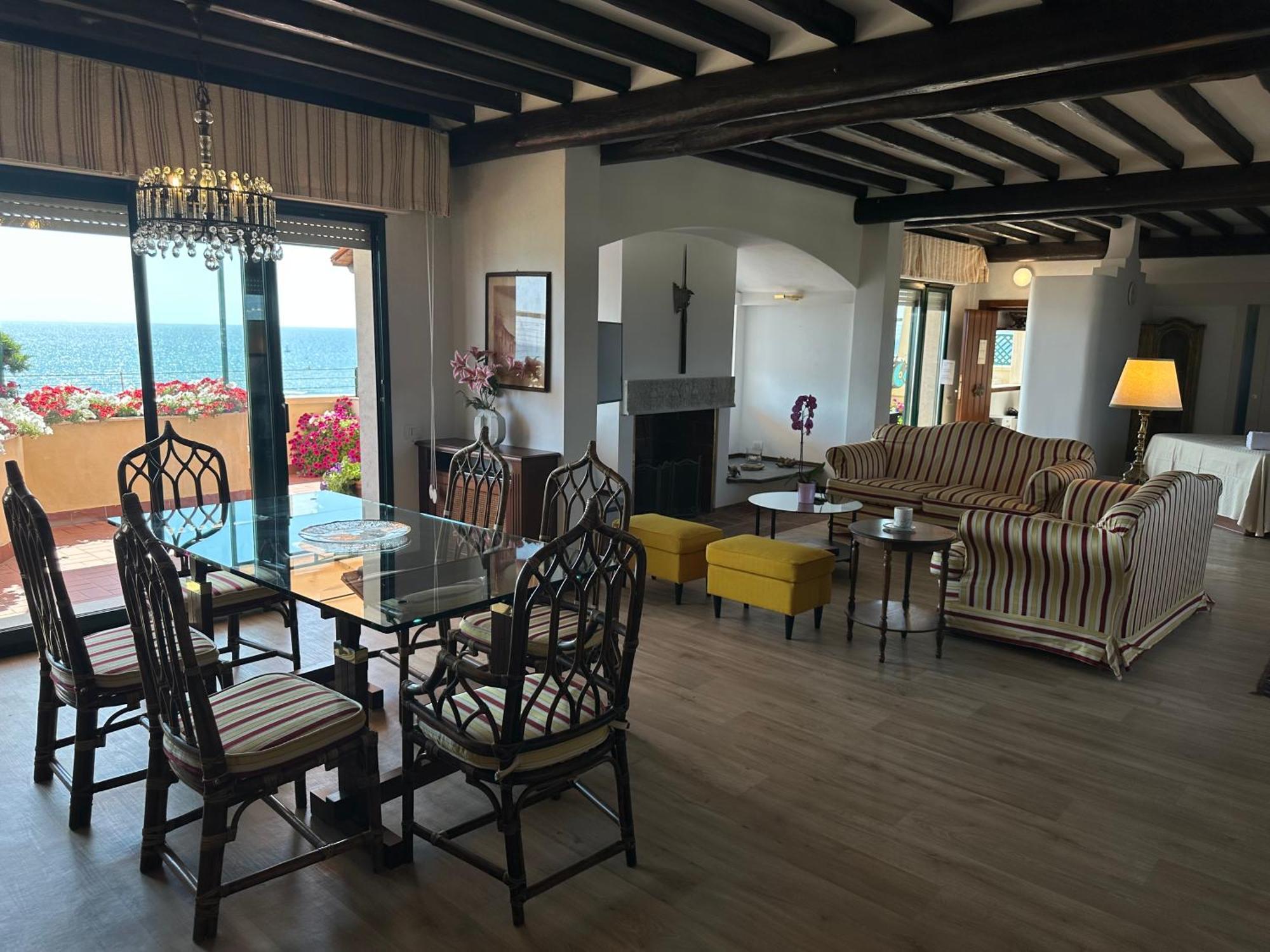 Piccadilly Penthouse With Jacuzzi Hotel Lido di Camaiore Exterior photo
